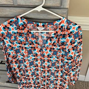 Women’s crown and ivy top